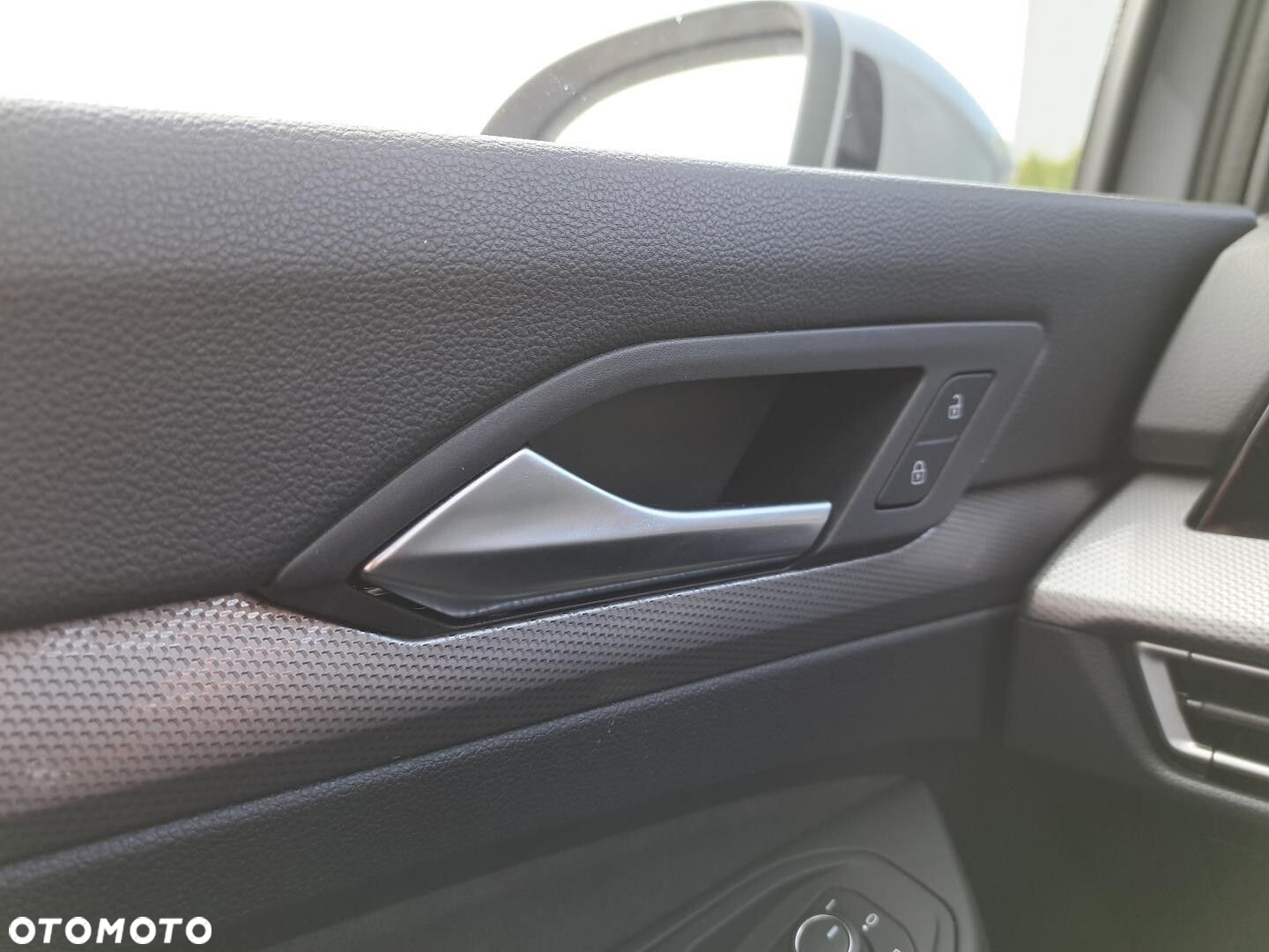 Volkswagen Golf - 25