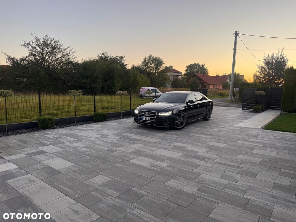 Audi A8 - 8
