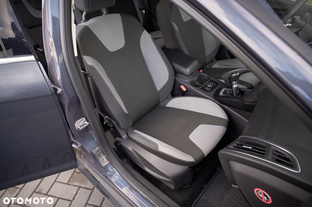 Ford Focus 1.6 EcoBoost Edition - 33