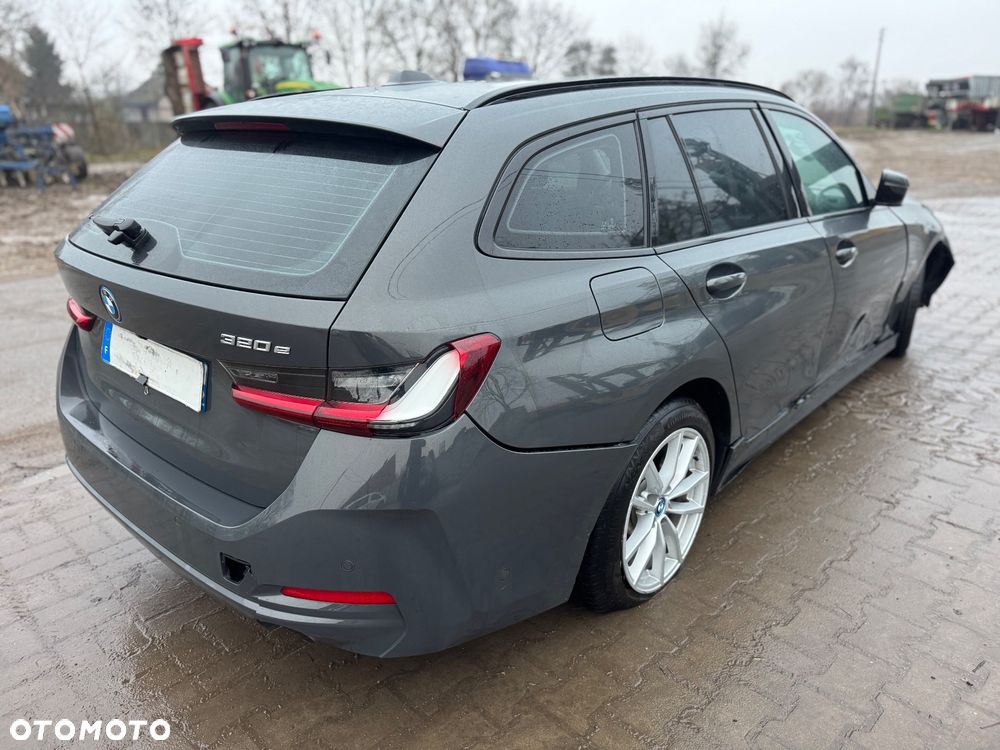 BMW Seria 3 320e PHEV sport - 8