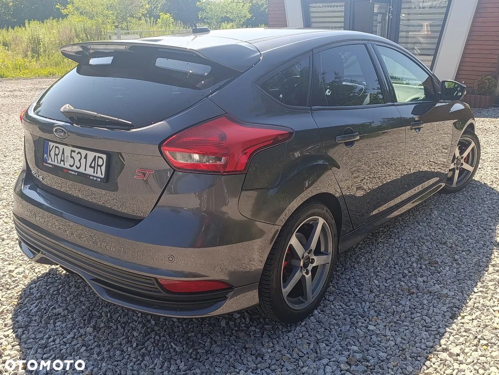 Ford Focus 2.0 EcoBoost ST - 8