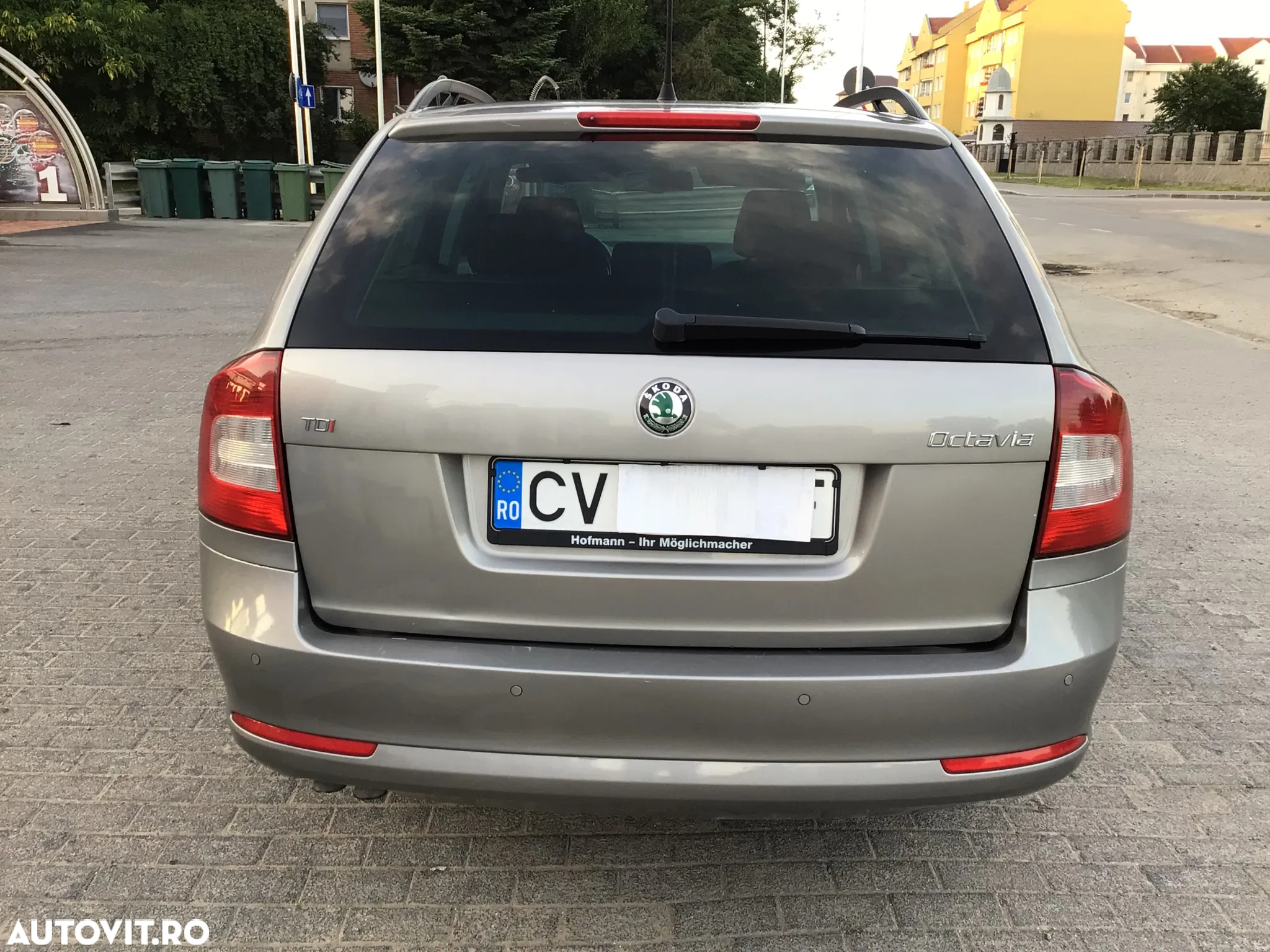 Skoda Octavia Combi 2.0 TDI Ambiente - 4