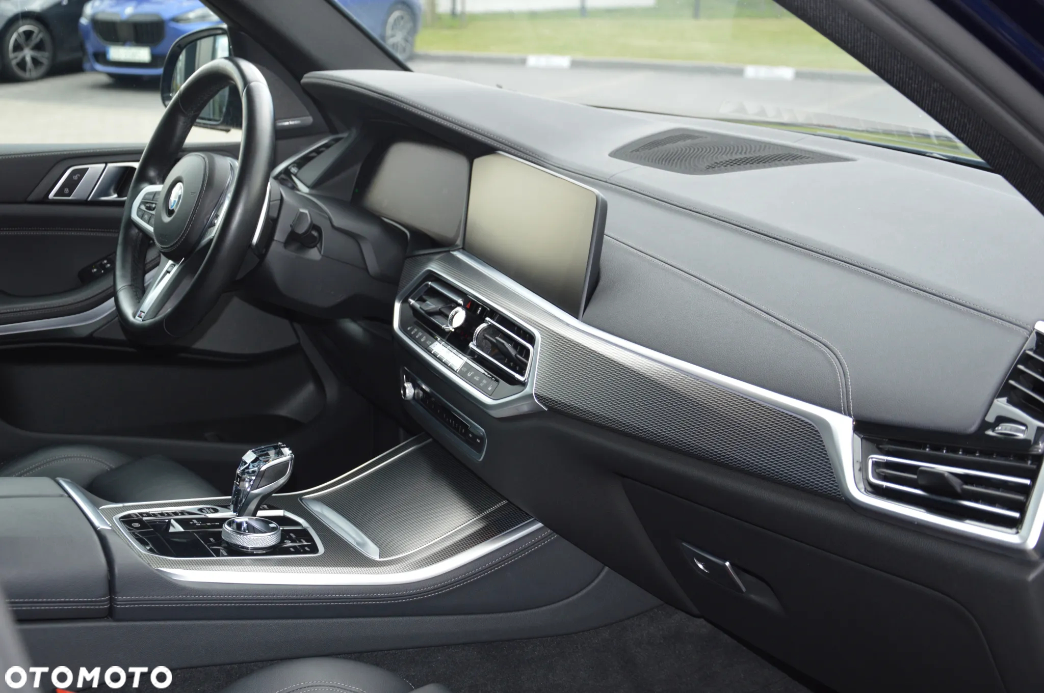 BMW X5 M M50i - 10