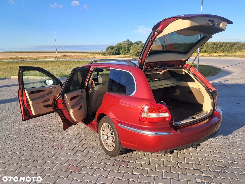 Jaguar X-Type 2.5 V6 4x4 Executive - 8