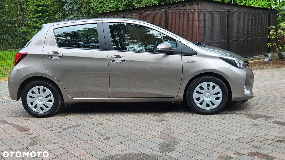 Toyota Yaris Hybrid 100 Dynamic - 15