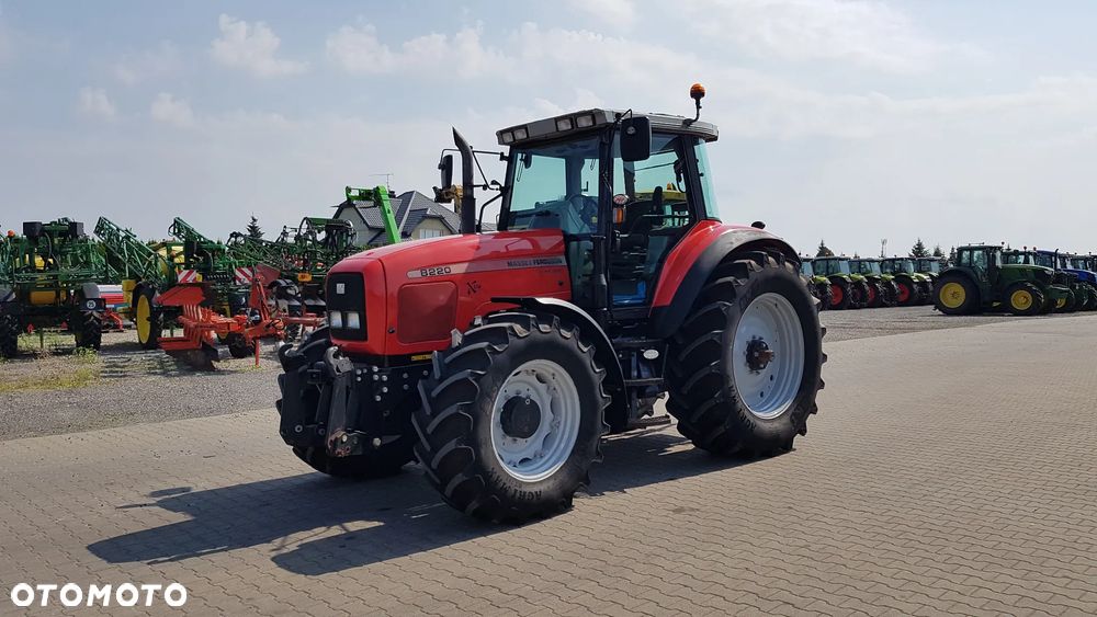 Massey Ferguson 8220 Xtra 2003R - 11