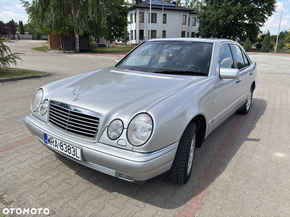 Mercedes-Benz Klasa E 320 T 4-Matic Avantgarde - 11
