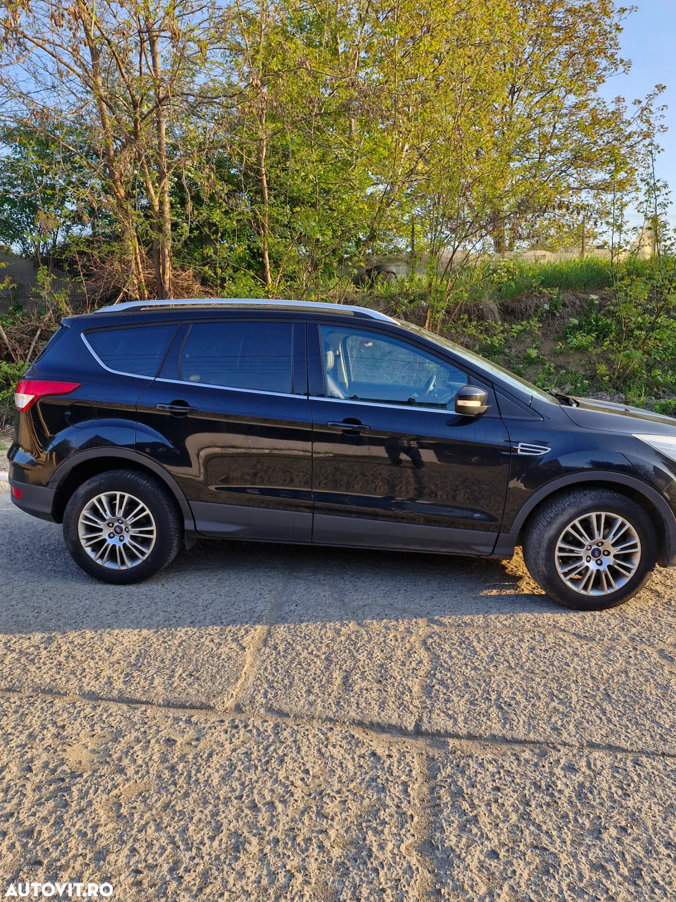 Ford Kuga - 2