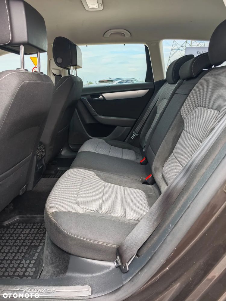 Volkswagen Passat Alltrack - 23