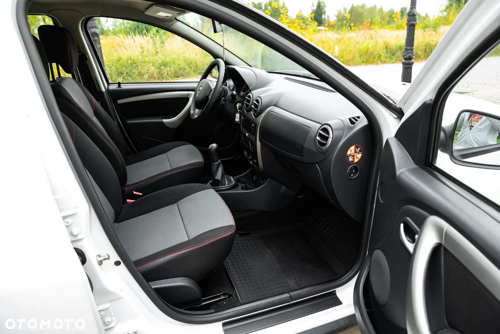 Dacia Duster 1.6 SL Aventure - 32