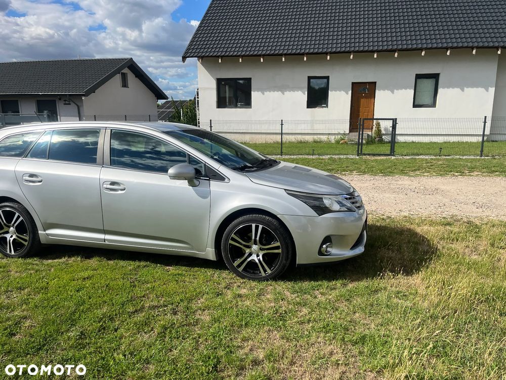 Toyota Avensis 1.8 Sol EU5 - 11