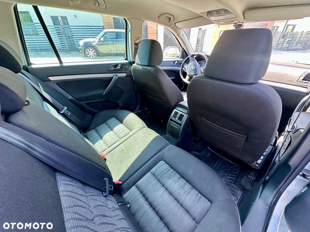 Skoda Octavia 1.6 TDI DPF 4x4 Ambition - 6