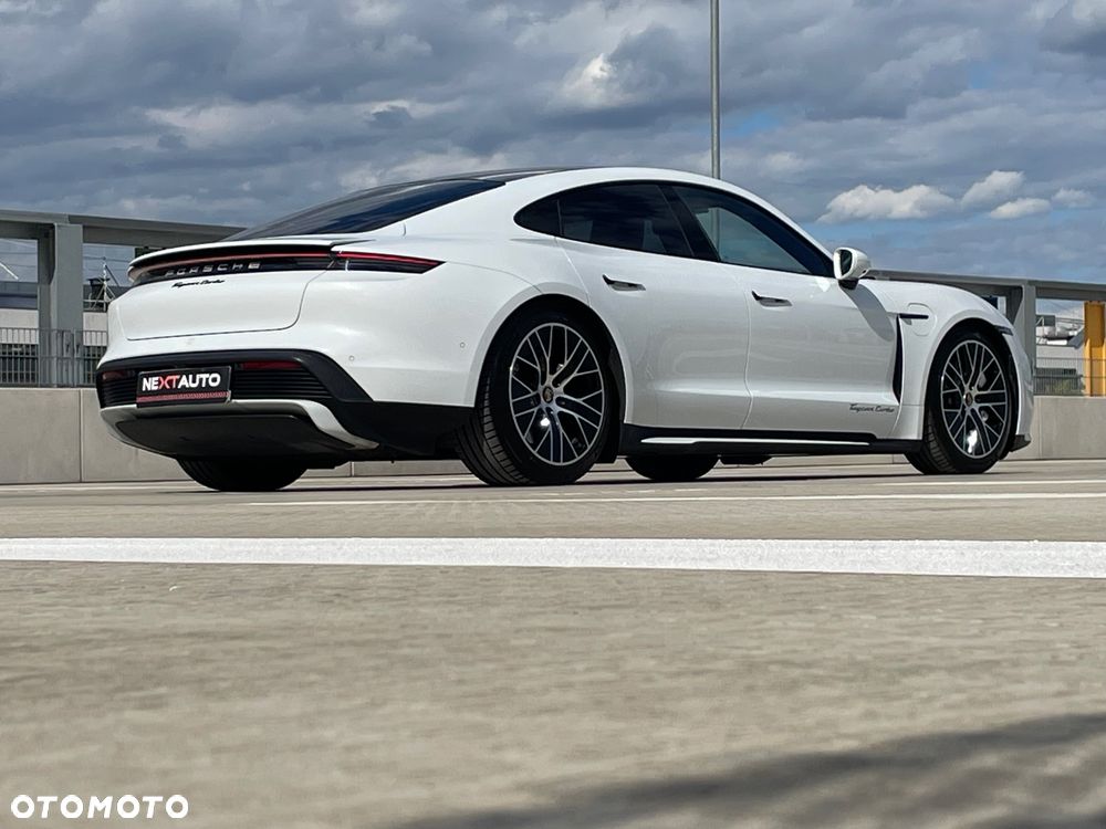 Porsche Taycan Turbo - 9