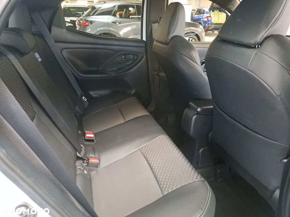Toyota Yaris Hybrid 1.5 Executive - 11