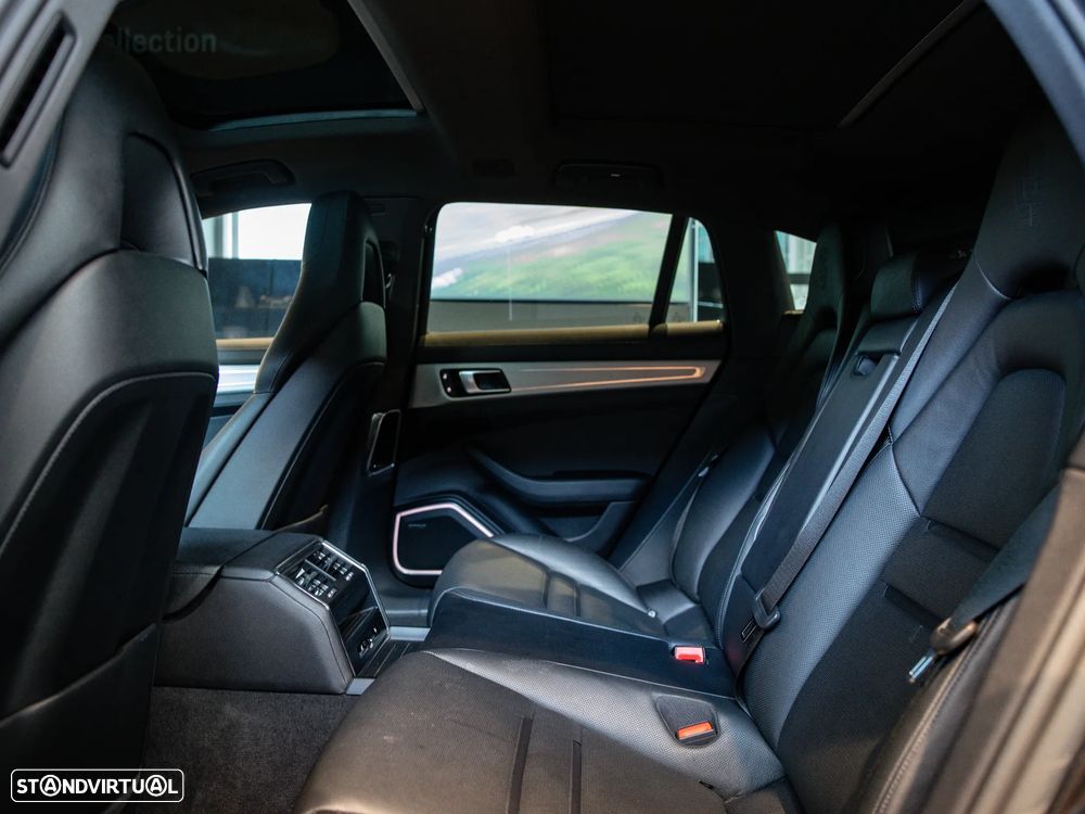 Porsche Panamera Sport Turismo 4 E-Hybrid Platinum Edition PDLS - 38