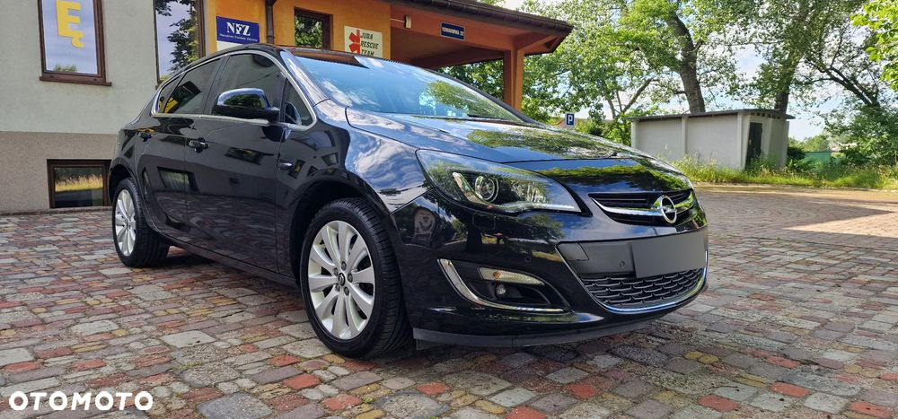 Opel Astra 1.4 Turbo Cosmo - 11