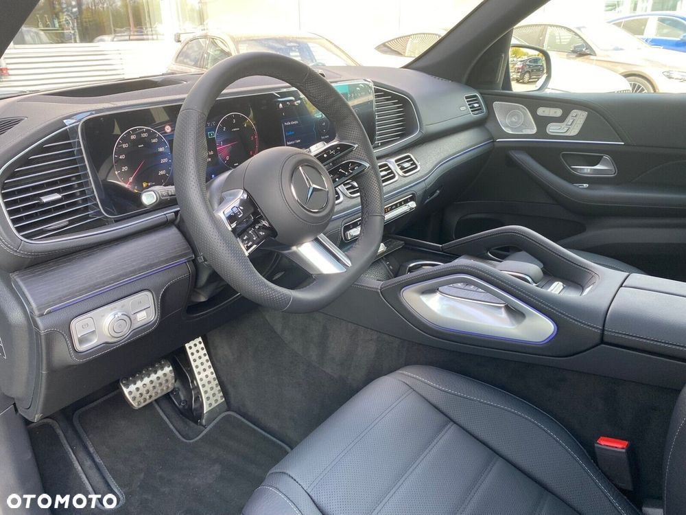 Mercedes-Benz GLS - 12