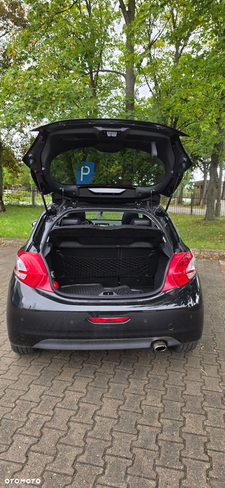 Peugeot 208 1.6 e-HDi Allure STT - 32