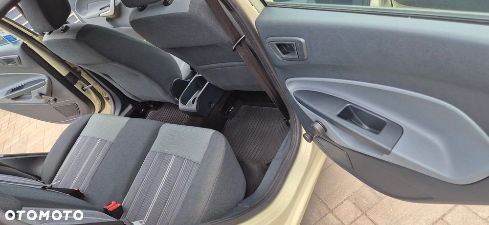 Ford Fiesta - 17