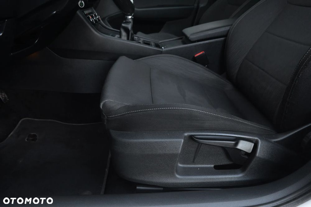Skoda Superb 2.0 TDI Sportline - 36