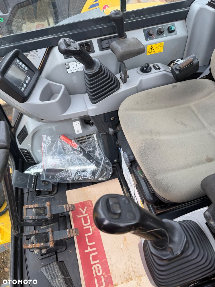 Komatsu PC55MR-5 - 22