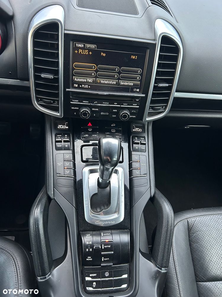 Porsche Cayenne - 10