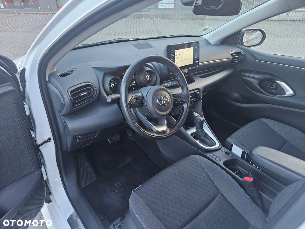 Toyota Yaris Hybrid 100 Dynamic - 9