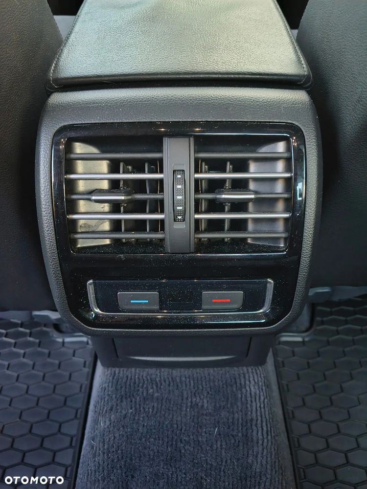 Volkswagen Passat - 27