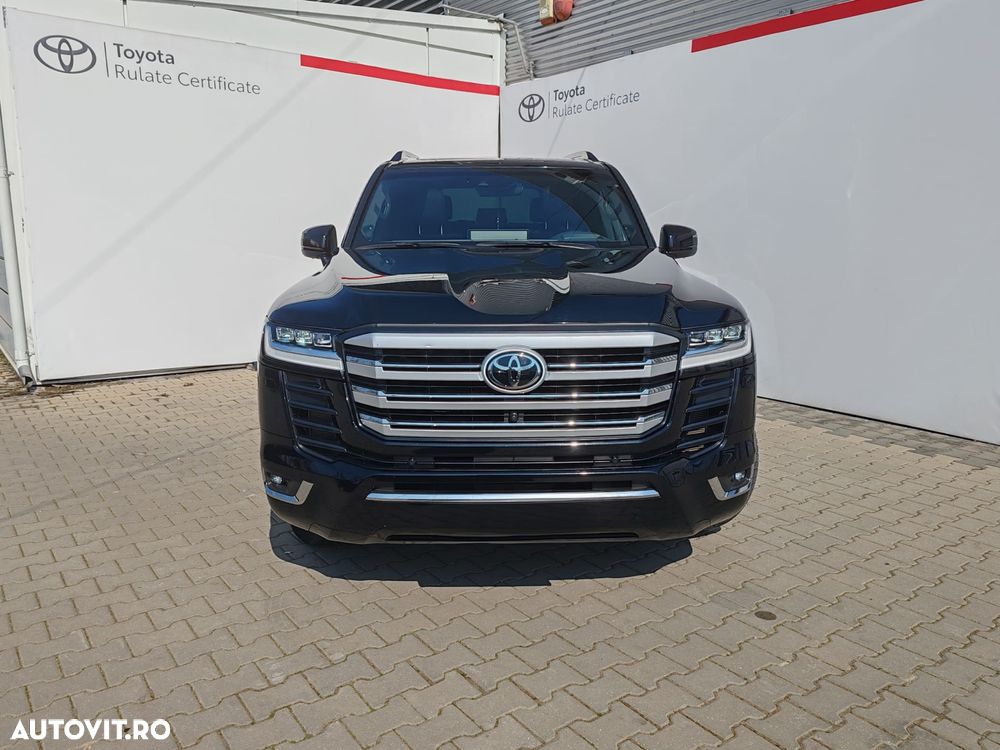 Toyota Land Cruiser 300 - 2