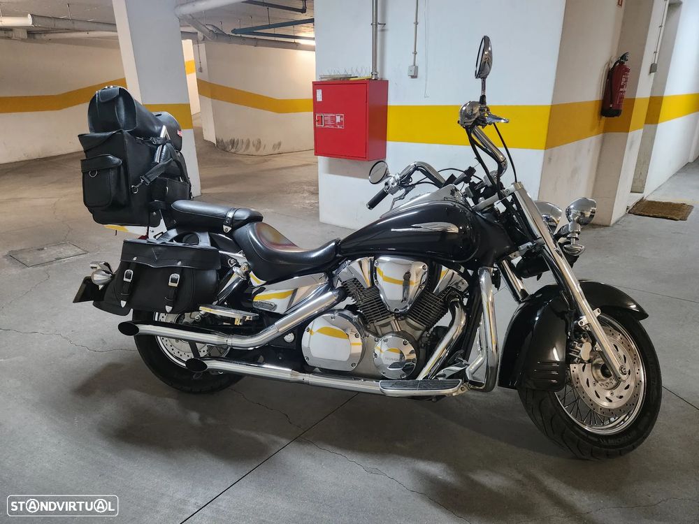 Honda VTX 1300 S52 - 1