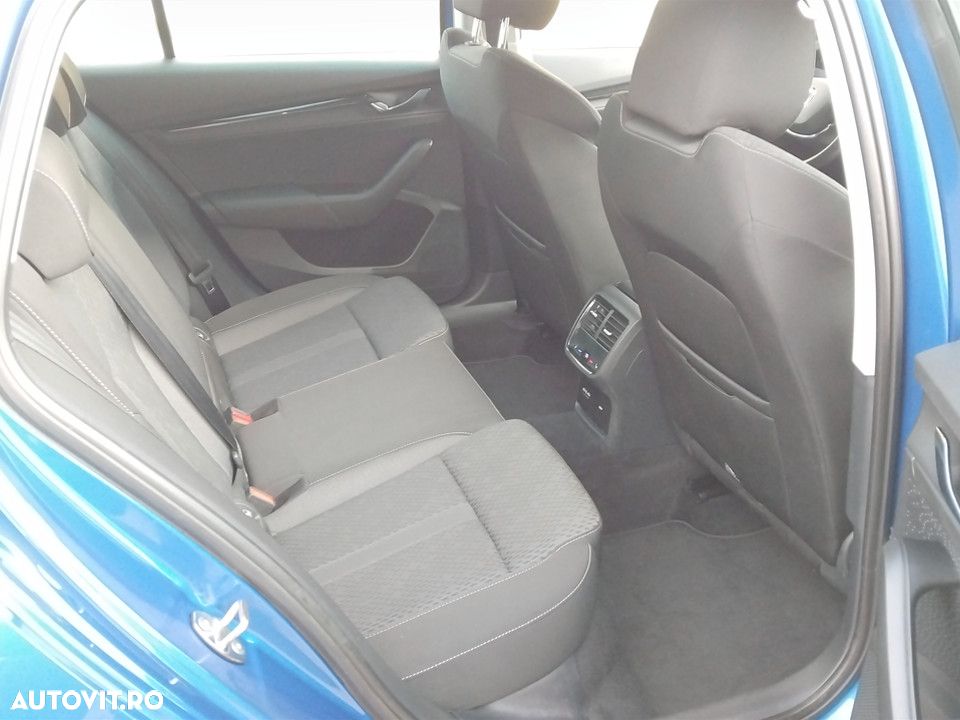 Skoda Octavia 2.0 TDI AMBITION DSG - 23