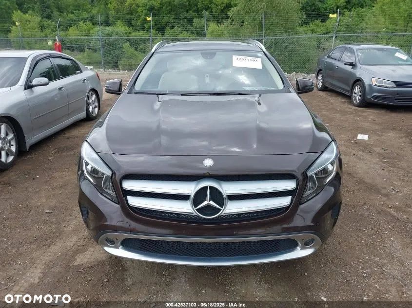 Mercedes-Benz GLA 250 4-Matic - 10
