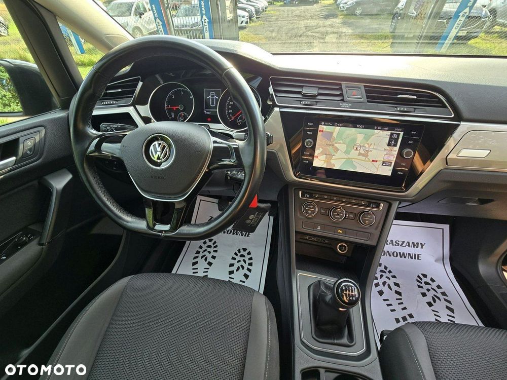 Volkswagen Touran - 21