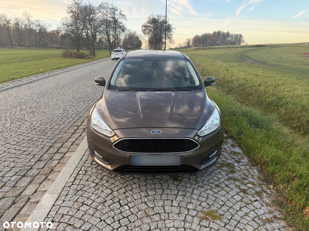 Ford Focus ver-turnier-titanium - 21