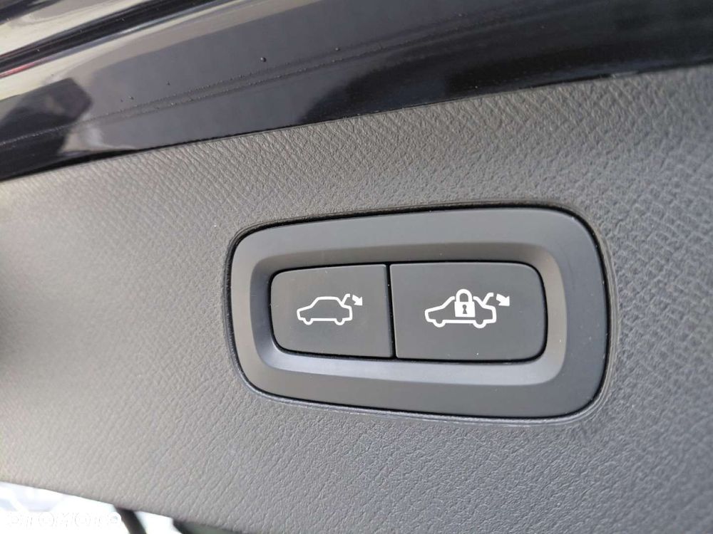 Volvo XC 90 - 12