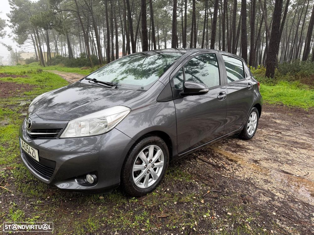 Toyota Yaris 1.0 VVT-i Comfort c/ Design-Pack - 1