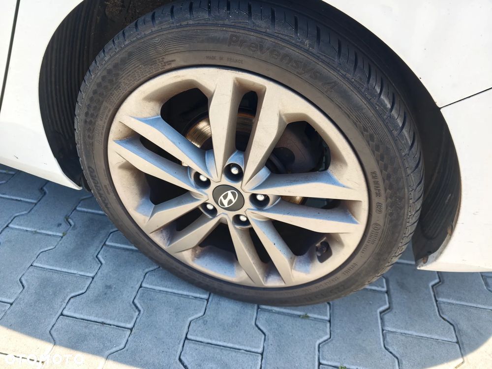 Hyundai i30 1.6 CRDi Fifa World Cup Edition - 22