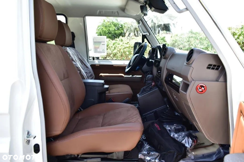 Toyota Land Cruiser - 19