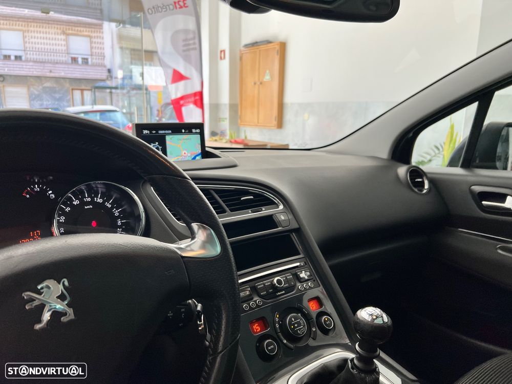 Peugeot 5008 1.6 BlueHDi Style - 25