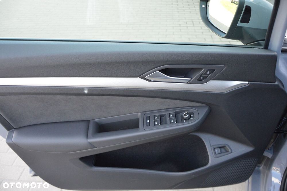 Volkswagen Golf Variant 1.5 eTSI mHEV Life Plus DSG - 12