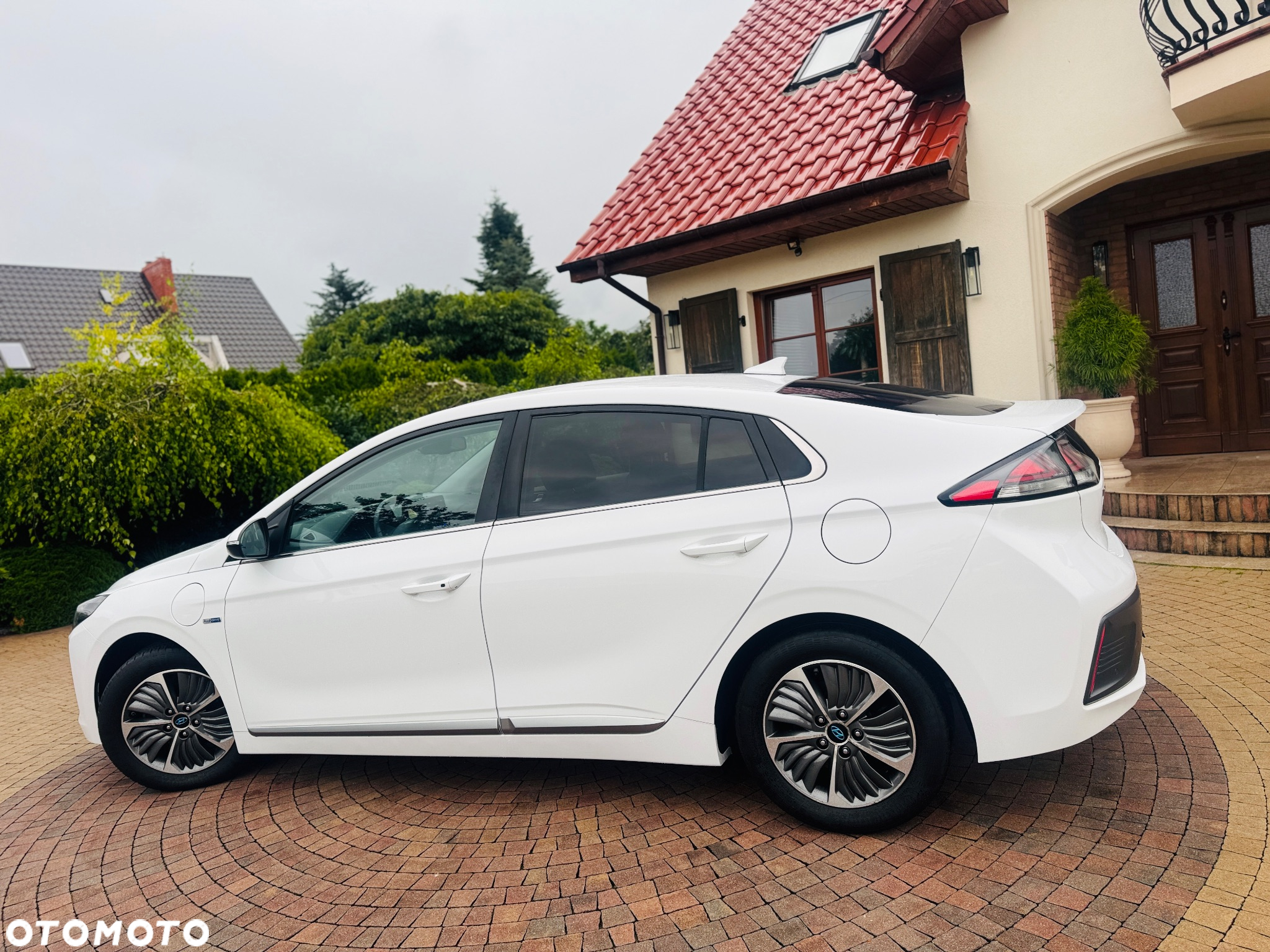 Hyundai IONIQ Plug-in-Hybrid 1.6 GDI Premium - 2