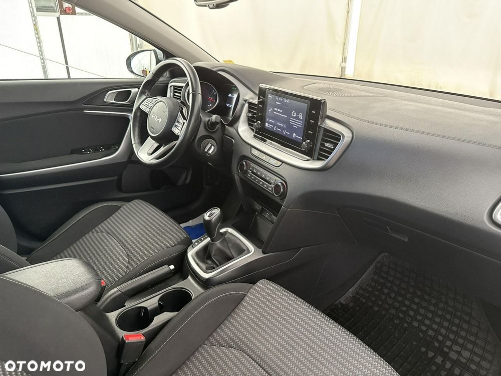 Kia Ceed - 23