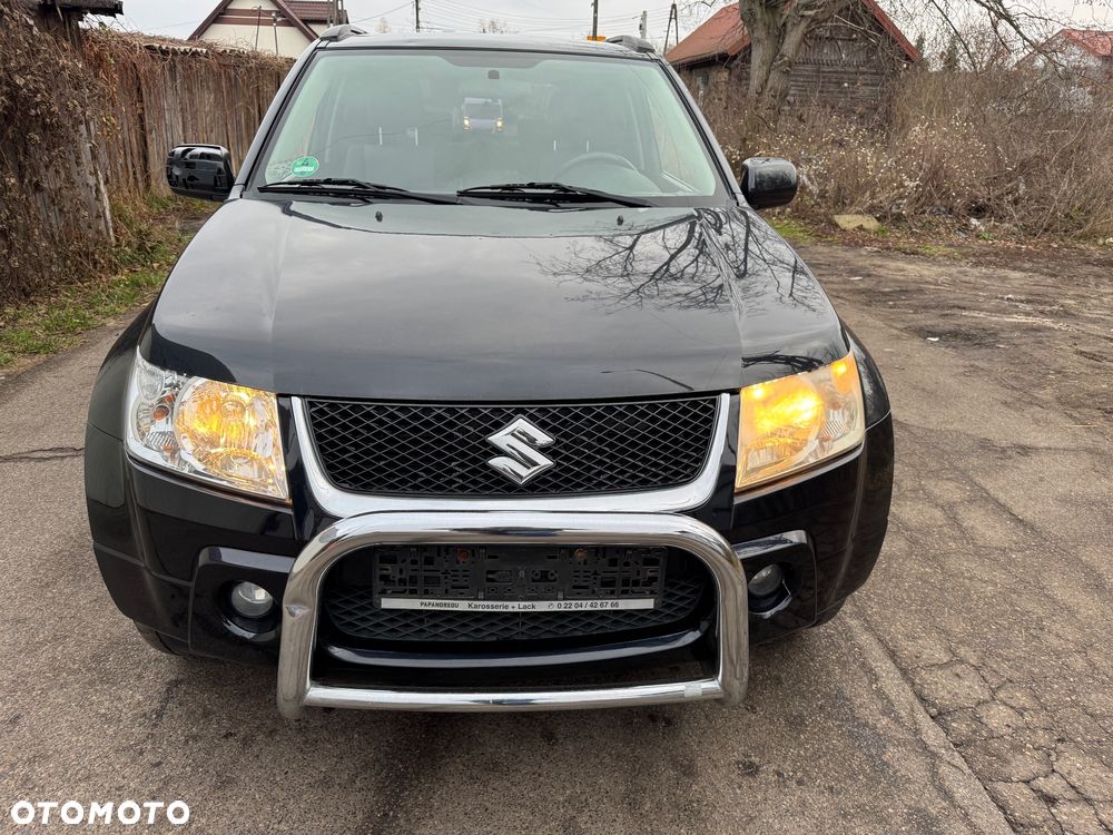 Suzuki Grand Vitara 1.6 Black&White - 2