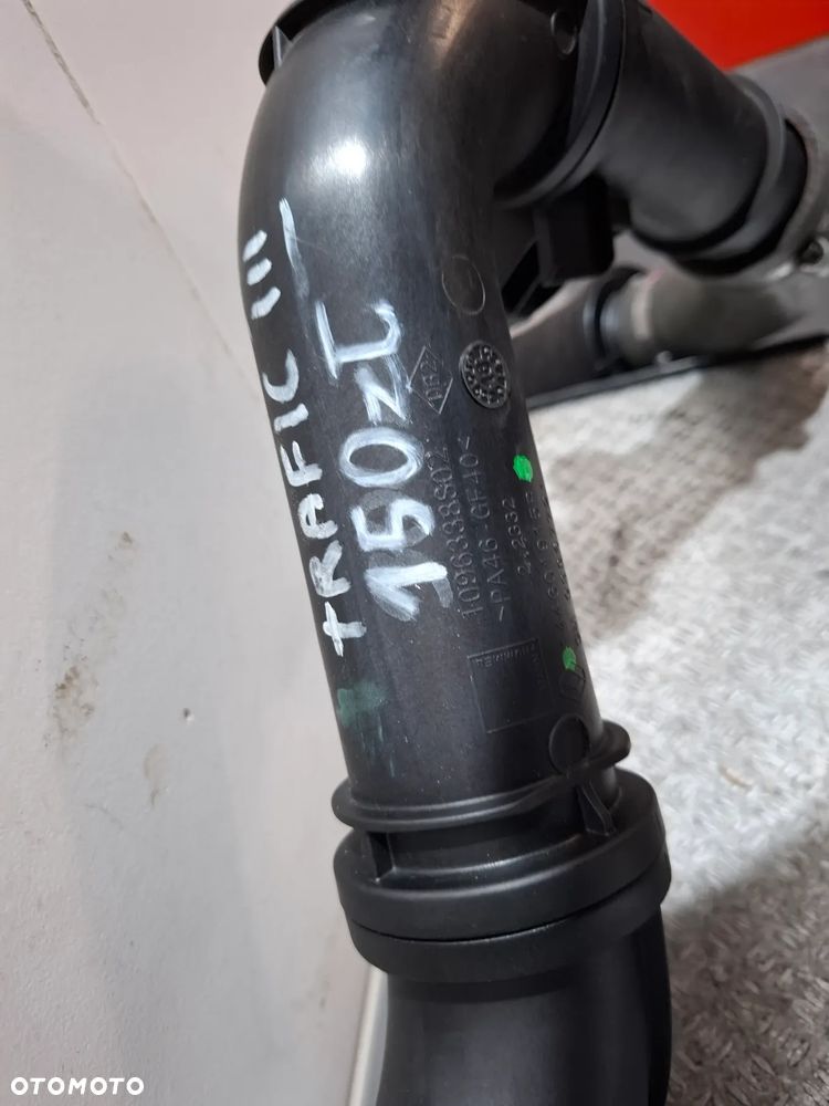Rura intercoolera Renault Trafic III 1,6CDTI 2018 rok uszkodzony uchwyt i rura nr 144601915R - 3