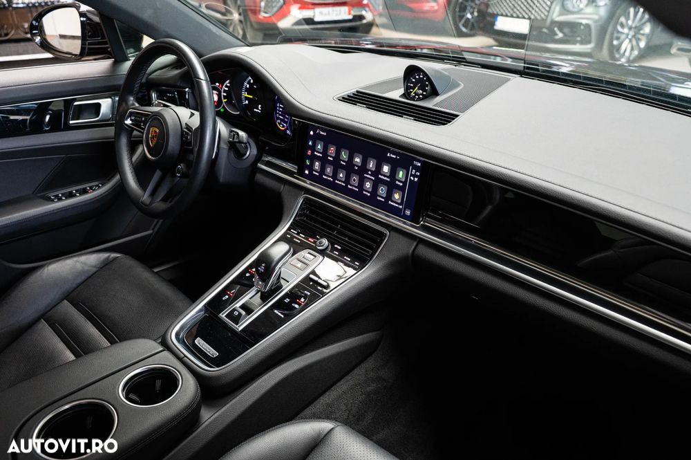 Porsche Panamera 4 E-Hybrid - 30
