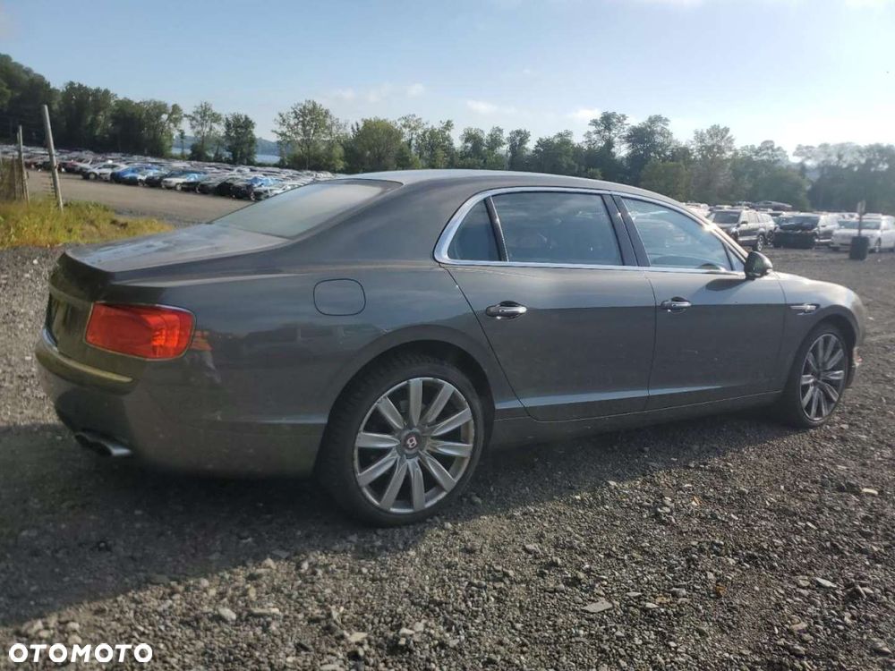Bentley Flying Spur - 4