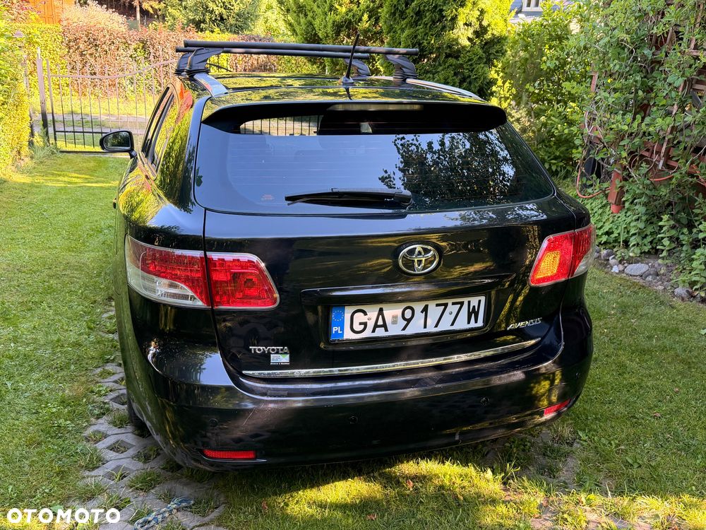 Toyota Avensis 1.8 Luna - 9