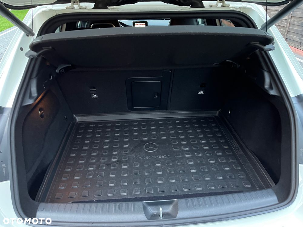 Mercedes-Benz GLA 250 7G-DCT - 24