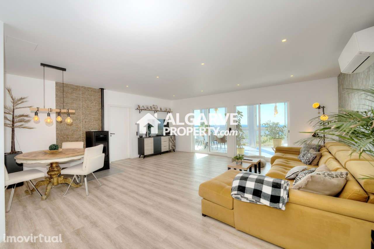 Moradia renovada com 3 apartamentos e vistas panorâmicas em Loulé - Grande imagem: 2/60