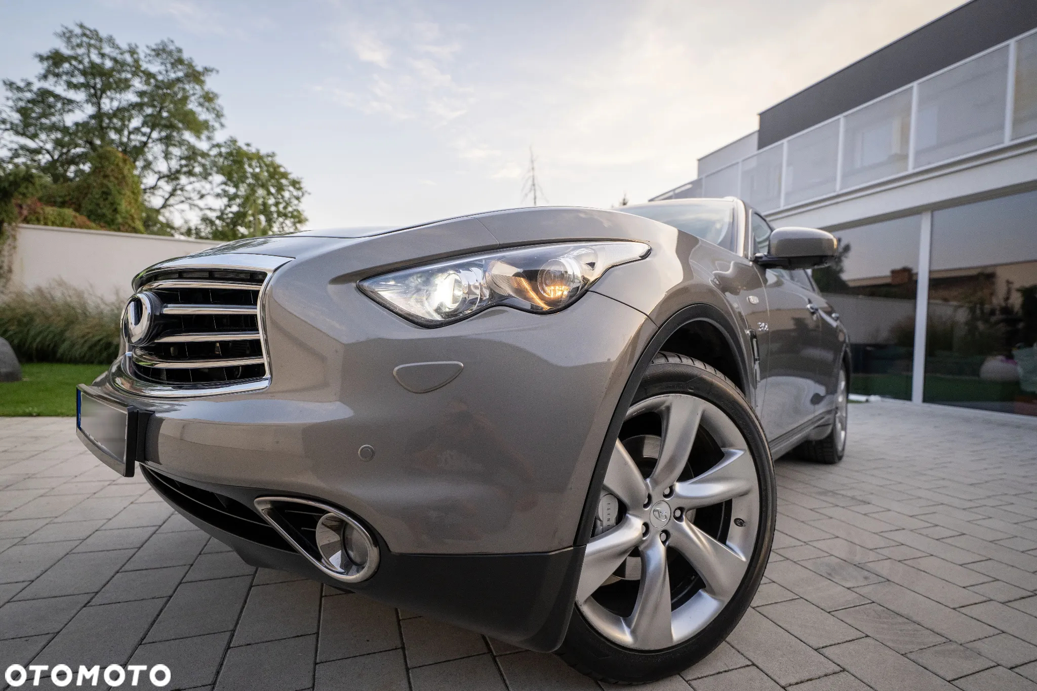 Infiniti QX70 - 33